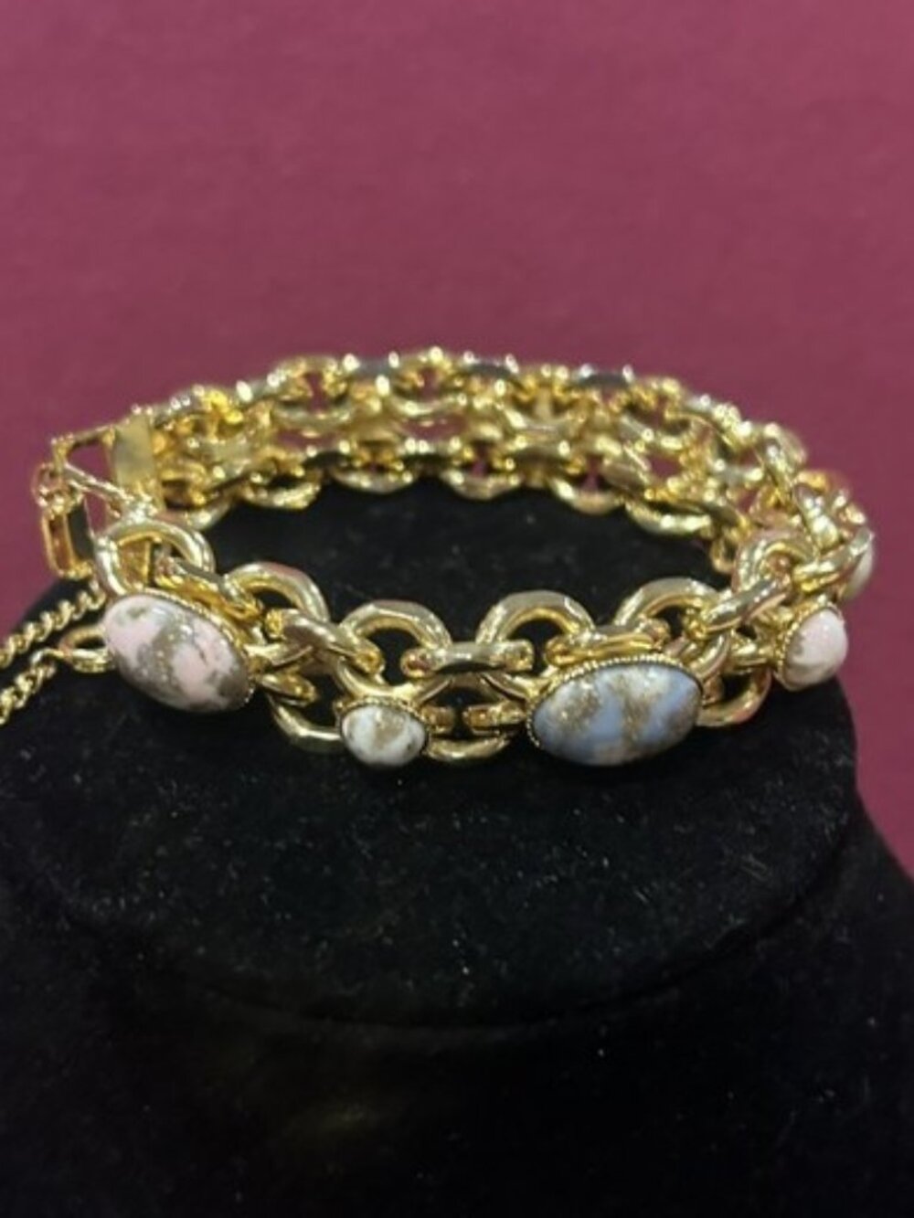VINTAGE “Easter Egg” Pastel Stone Gold Link Chunky BRACELET with Safety Chain - Picture 4 of 9